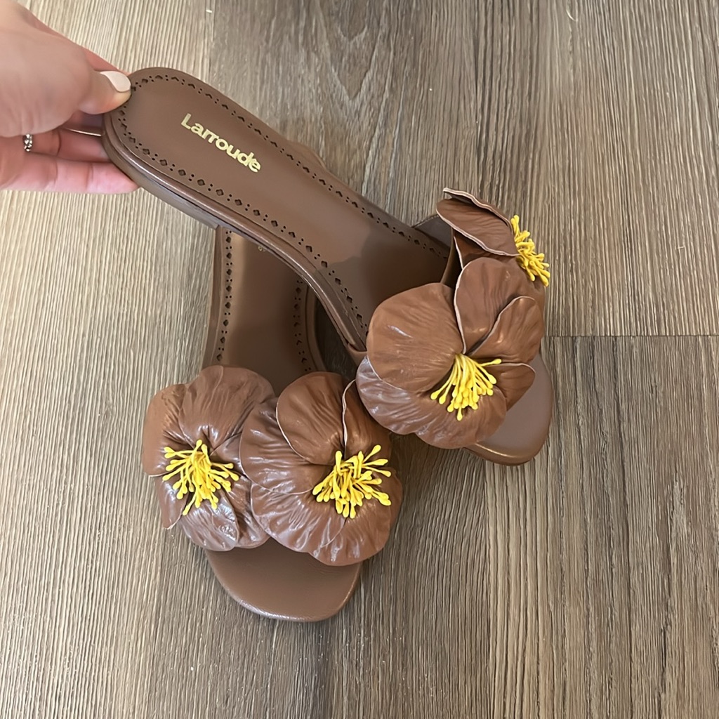 Nwt Larroude Magnolia Slide Sandal In Brown